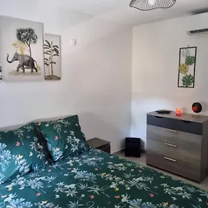 Hébergement de vacances Maison Cosy Avec Petit Jardin, Avignon
