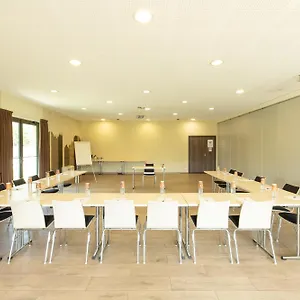 מלון Golden Tulip Le Paradou, אביניון
